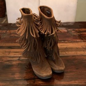Minnetonka fringe boots